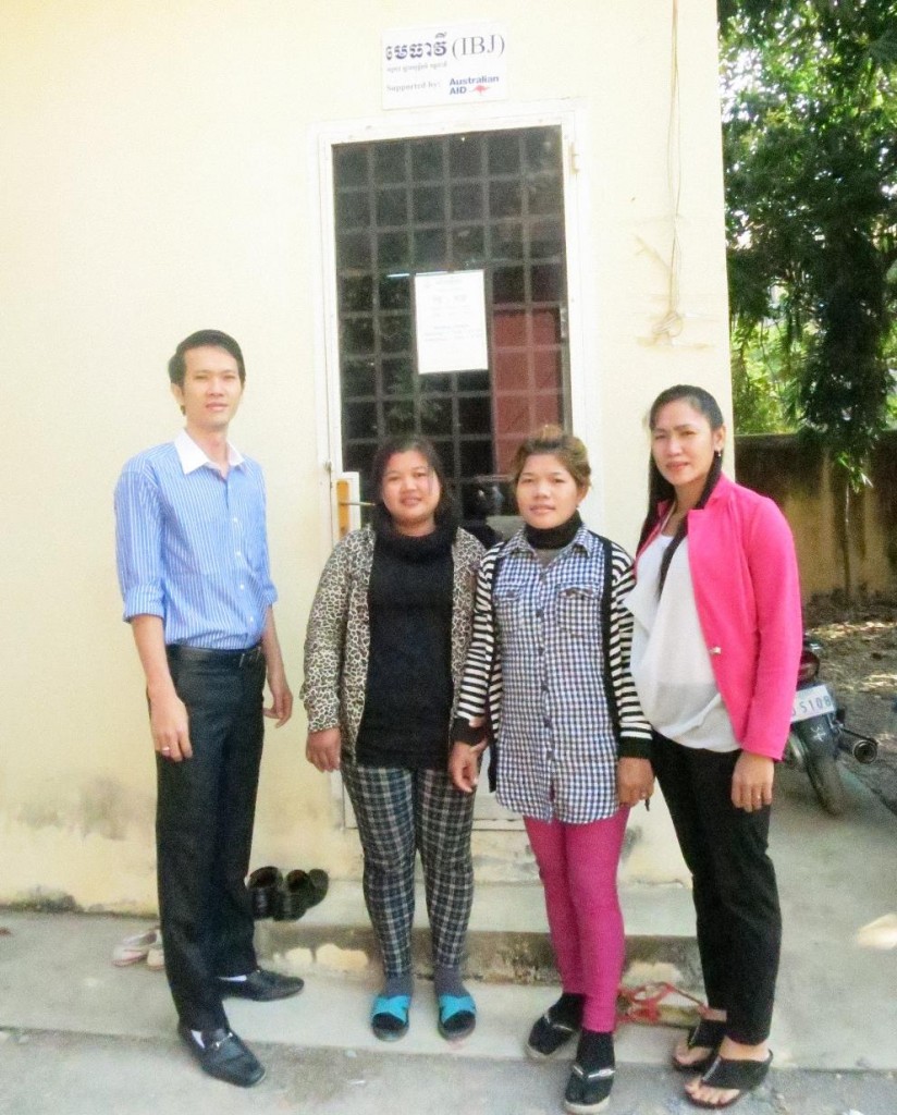 IBJ lawyer, IBJ clients and IBJ lawyer’s assistant in front of the IBJ office, in the court yard of Battambang provincial Court. 