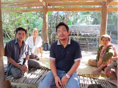 Mr Veasna (IBJ client), Charlène (IBJ intern), Mr. So Bengtharun (IBJ lawyer) and Veasna’s wife in their house.